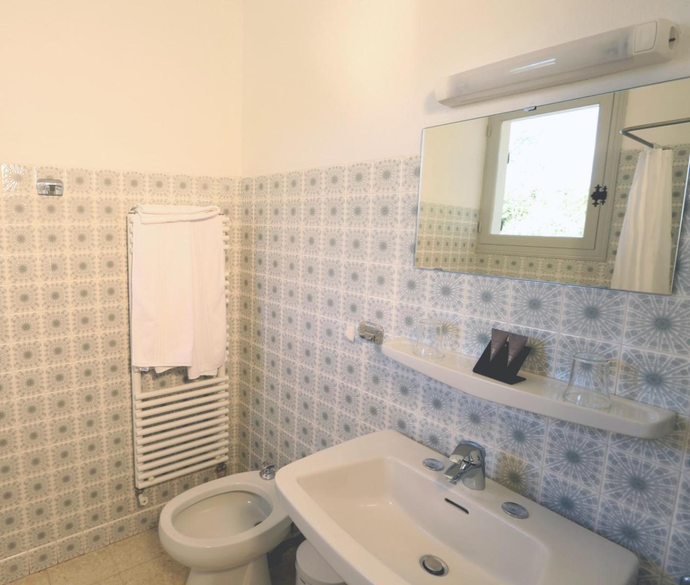 Hotel De La Plage - Hdlp Bormes-les-Mimosas Phòng bức ảnh